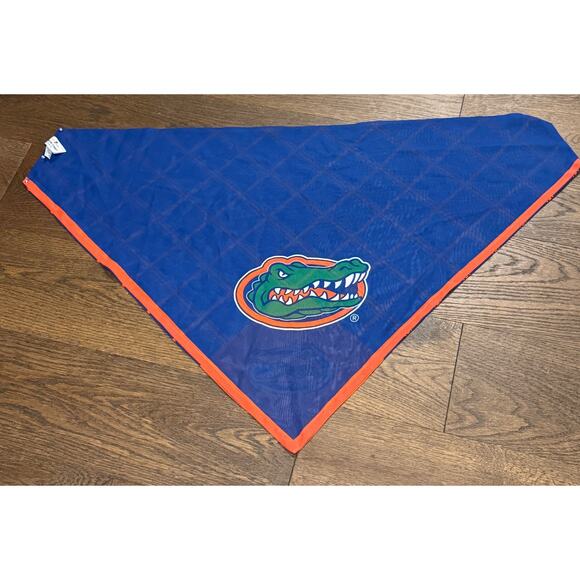 UF University of Florida Gators Emerson Street Reversible Snap Scarf Polyester - Picture 1 of 4